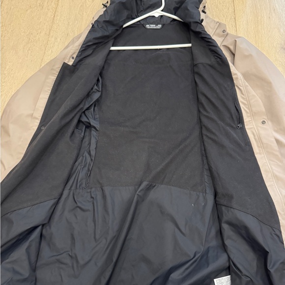 Arc'teryx Fitted Soft Shell Jacket - Picture 6 of 8